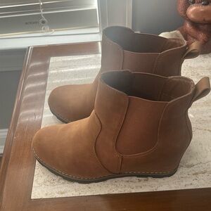 Universal Thread Brown Ankle Boots